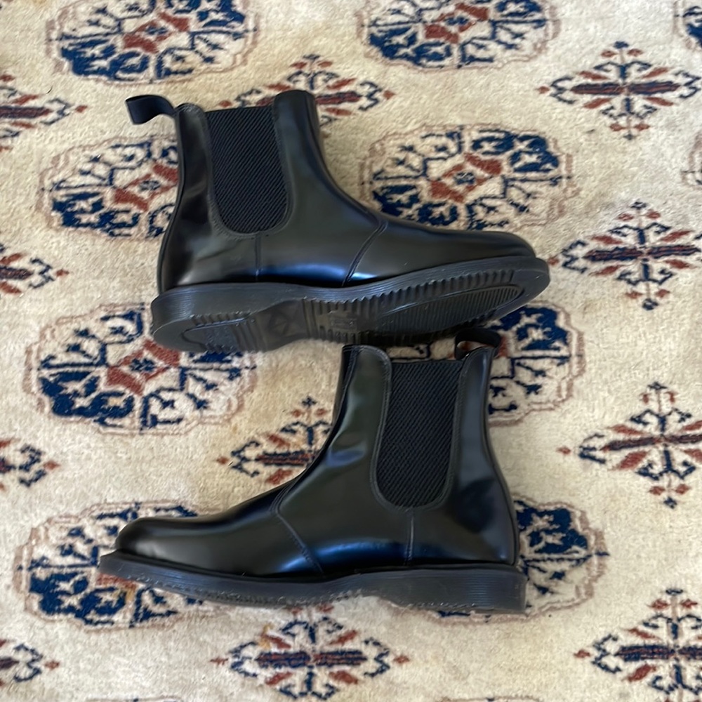 Dr Martens Chelsea Boot size 8 black
